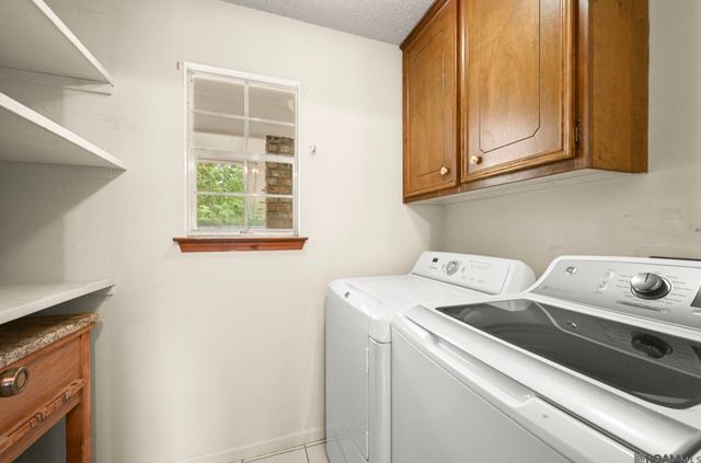 12101 Lake Ladare Ave, Baton Rouge, LA 70816