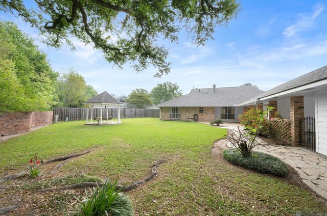 12101 Lake Ladare Ave, Baton Rouge, LA 70816