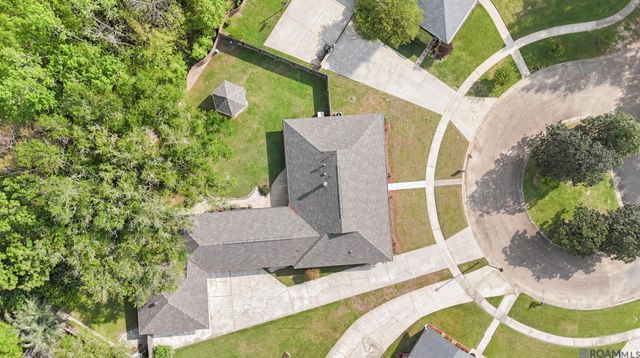 12101 Lake Ladare Ave, Baton Rouge, LA 70816