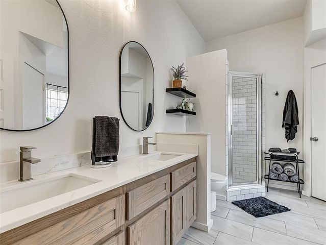 701 S Greengate Drive, Yukon, OK 73099