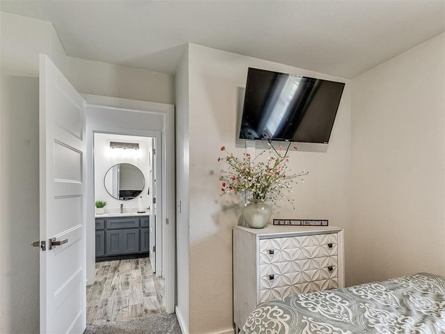 701 S Greengate Drive, Yukon, OK 73099