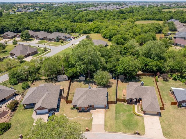 701 S Greengate Drive, Yukon, OK 73099