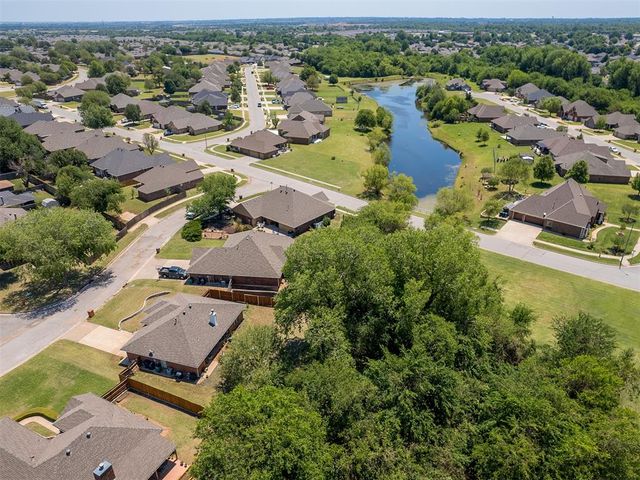 701 S Greengate Drive, Yukon, OK 73099