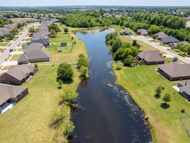 701 S Greengate Drive, Yukon, OK 73099