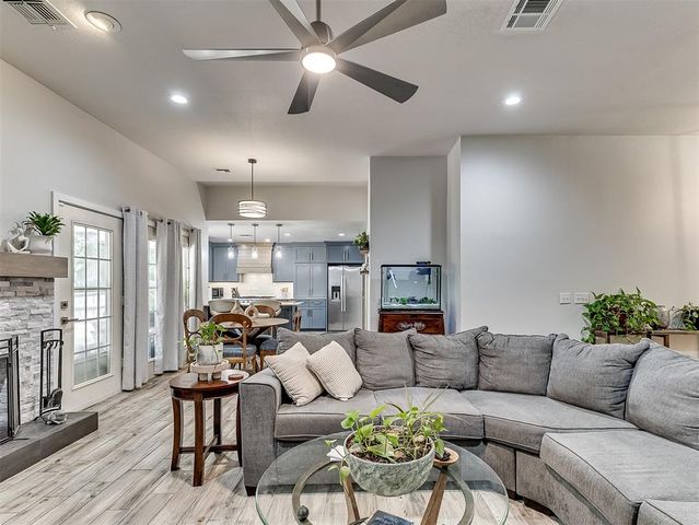 701 S Greengate Drive, Yukon, OK 73099