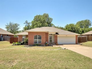 701 S Greengate Drive, Yukon, OK 73099