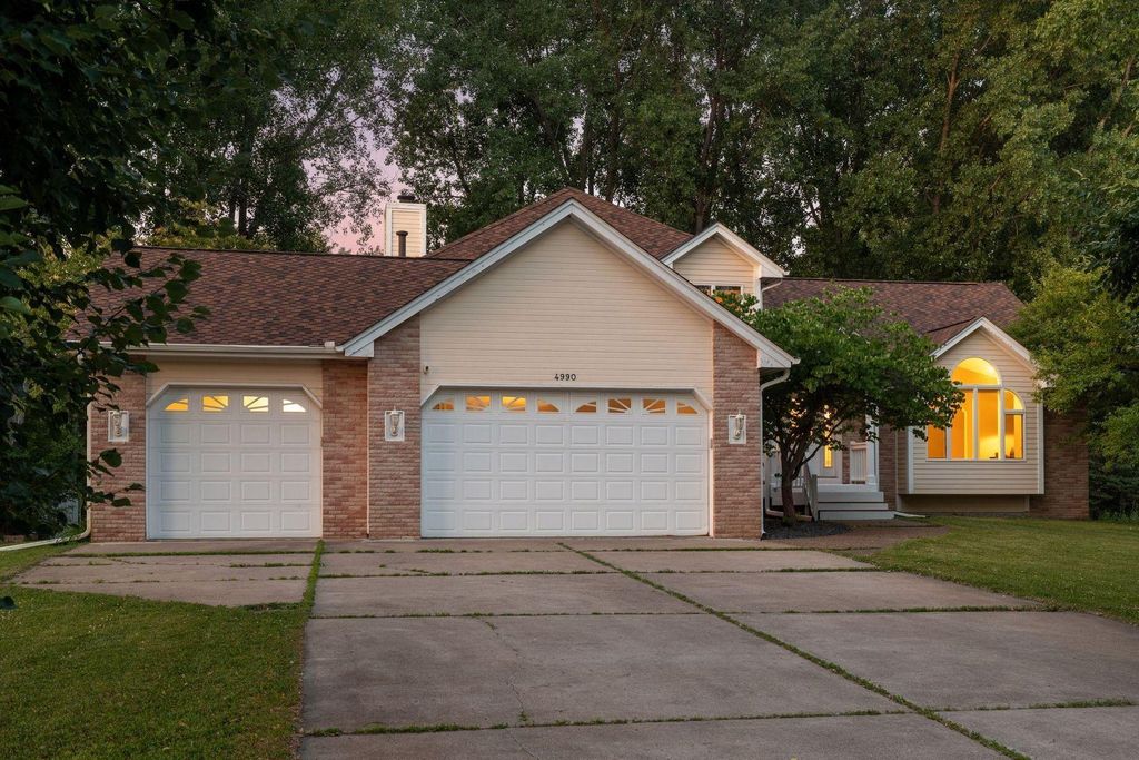 4990 126th Street N, Hugo, MN 55110