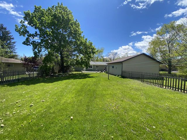 4914 Twin Elms DRIVE, Racine, WI 53406