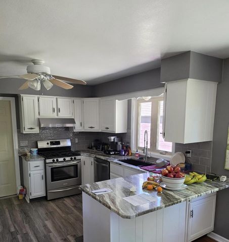 4914 Twin Elms DRIVE, Racine, WI 53406
