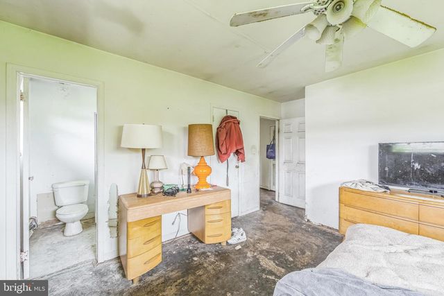 2 AUGUSTA DR, Newark, DE 19713