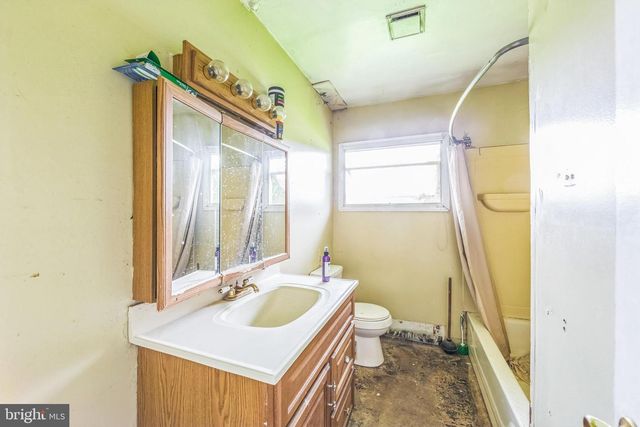 2 AUGUSTA DR, Newark, DE 19713