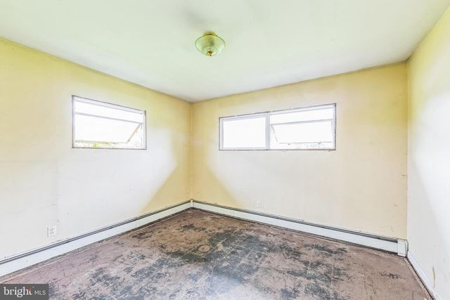 2 AUGUSTA DR, Newark, DE 19713