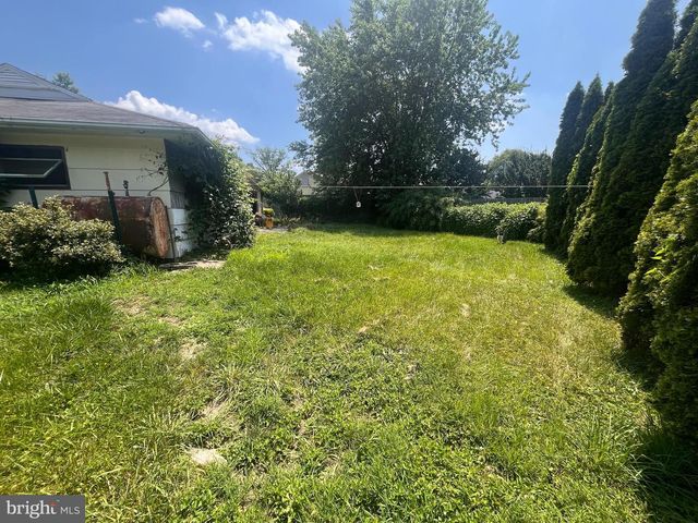 2 AUGUSTA DR, Newark, DE 19713