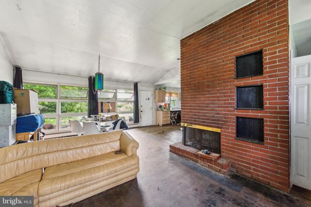 2 AUGUSTA DR, Newark, DE 19713