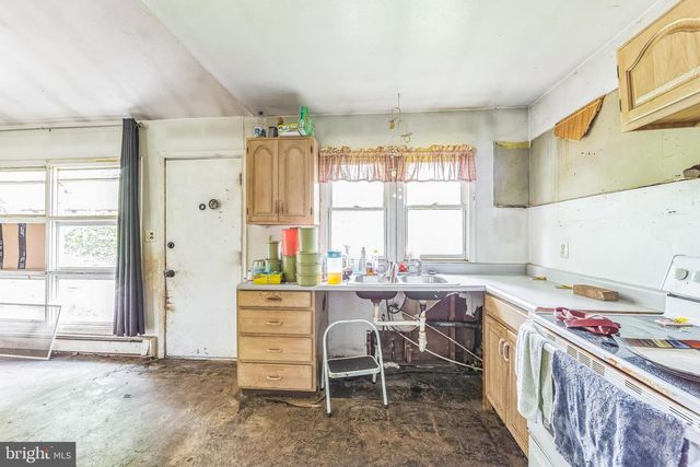 2 AUGUSTA DR, Newark, DE 19713