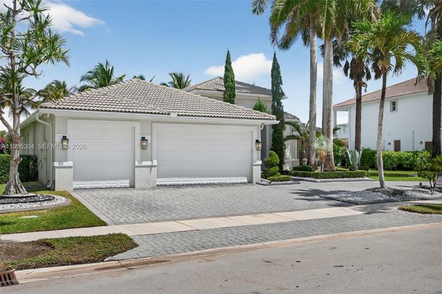 1396 Victoria Isle Dr, Weston, FL 33327