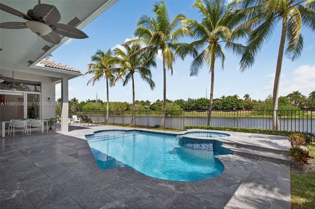 1396 Victoria Isle Dr, Weston, FL 33327