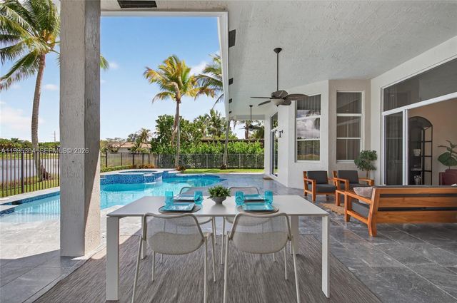 1396 Victoria Isle Dr, Weston, FL 33327