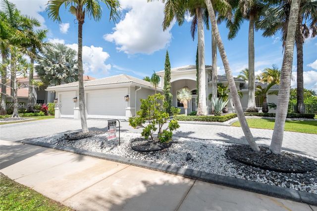 1396 Victoria Isle Dr, Weston, FL 33327