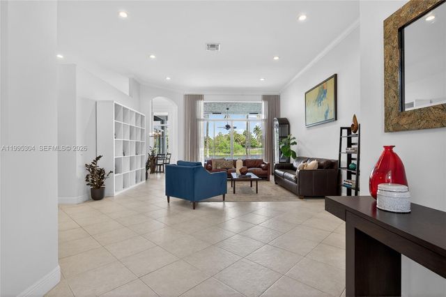 1396 Victoria Isle Dr, Weston, FL 33327