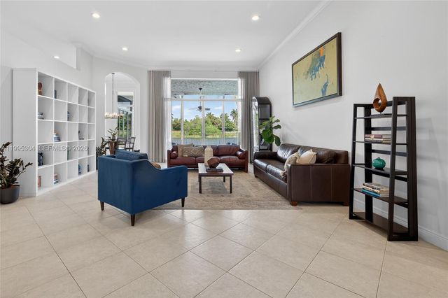 1396 Victoria Isle Dr, Weston, FL 33327