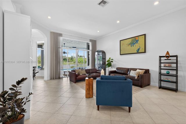 1396 Victoria Isle Dr, Weston, FL 33327