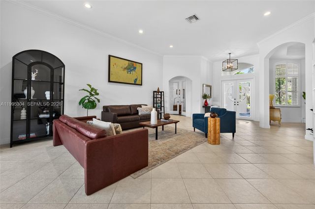 1396 Victoria Isle Dr, Weston, FL 33327