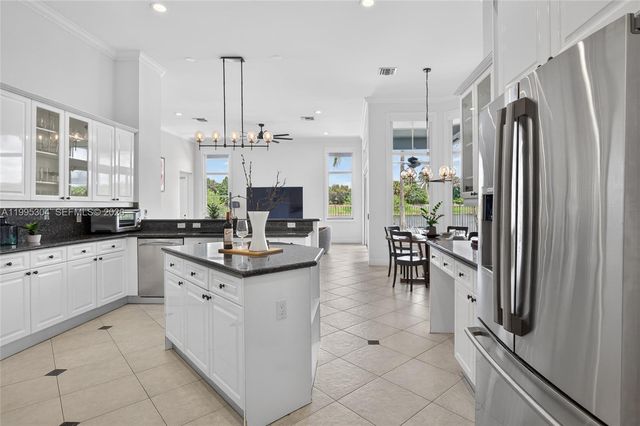 1396 Victoria Isle Dr, Weston, FL 33327