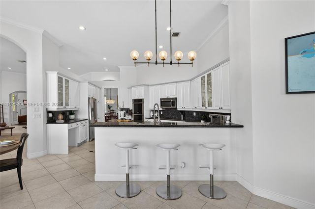 1396 Victoria Isle Dr, Weston, FL 33327