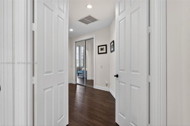 1396 Victoria Isle Dr, Weston, FL 33327