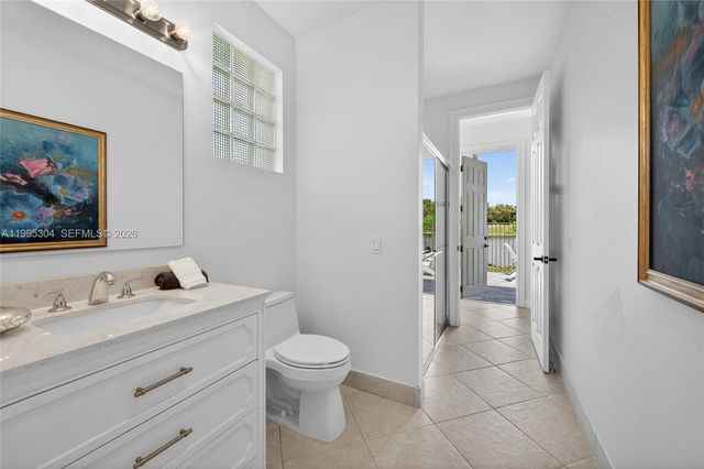 1396 Victoria Isle Dr, Weston, FL 33327