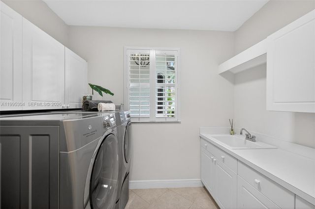 1396 Victoria Isle Dr, Weston, FL 33327