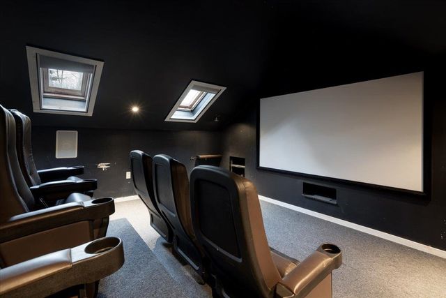 90 Golfview Drive, Manchester, NH 03102