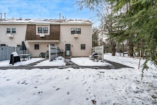 90 Golfview Drive, Manchester, NH 03102