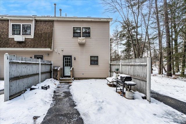 90 Golfview Drive, Manchester, NH 03102