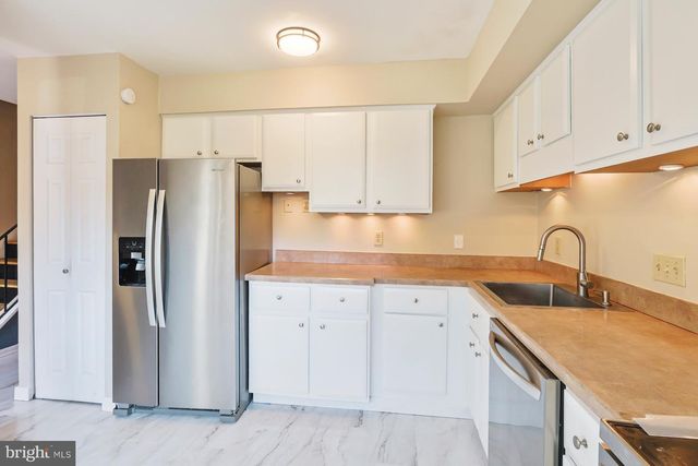 8 MALLOW PL, Wilmington, DE 19810