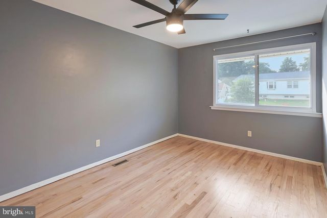 8 MALLOW PL, Wilmington, DE 19810