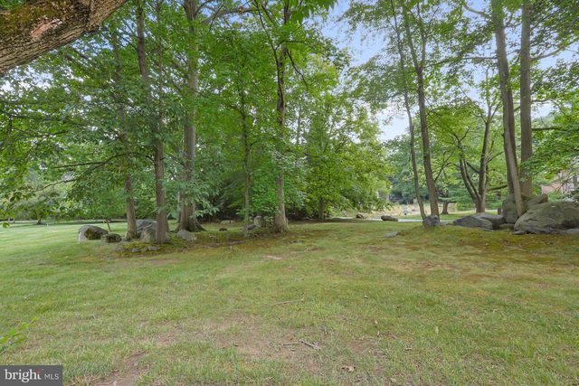 8 MALLOW PL, Wilmington, DE 19810