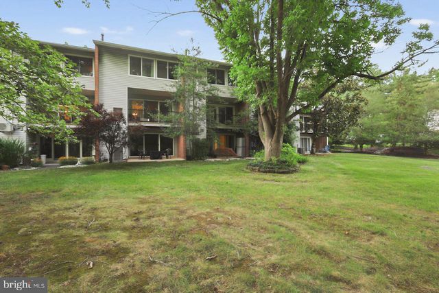 8 MALLOW PL, Wilmington, DE 19810