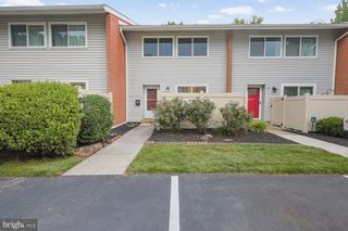 8 MALLOW PL, Wilmington, DE 19810