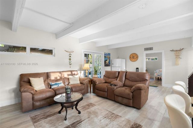 516 NE 6th Ave, Deerfield Beach, FL 33441