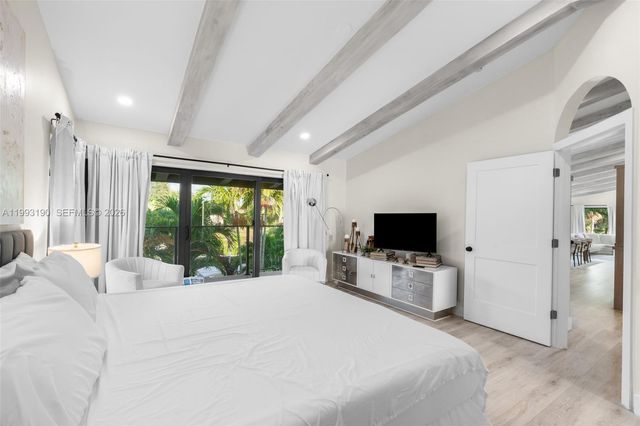 516 NE 6th Ave, Deerfield Beach, FL 33441