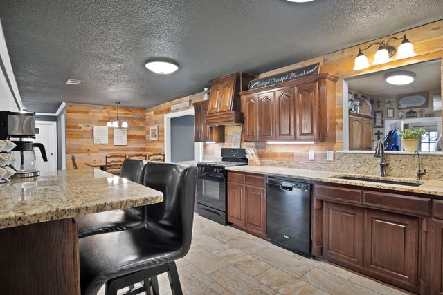 184 Wildflower Trail, Weatherford, TX 76087