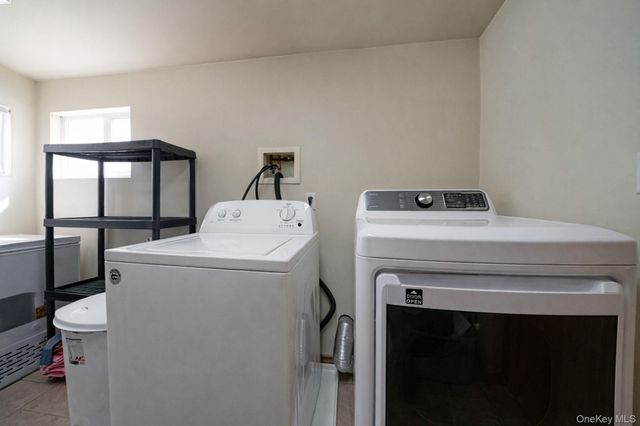 45 Cobalt Lane, Westbury, NY 11590