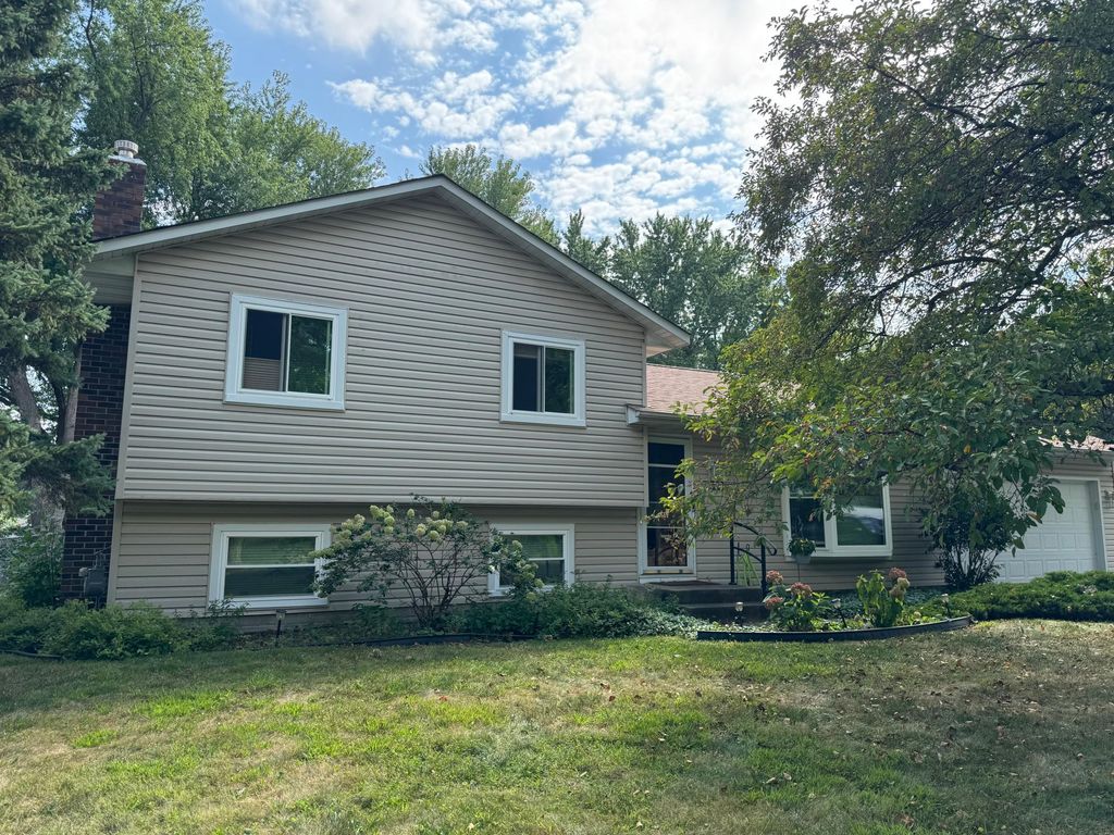 10557 104th Place N, Maple Grove, MN 55369 — exterior