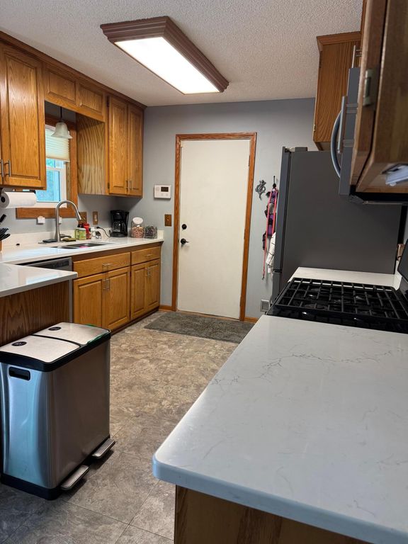 10557 104th Place N, Maple Grove, MN 55369 — photo 4