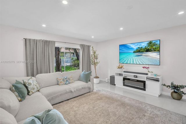 9764 NW 14th St 23, Coral Springs, FL 33071