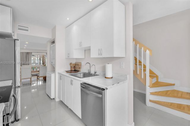 9764 NW 14th St 23, Coral Springs, FL 33071