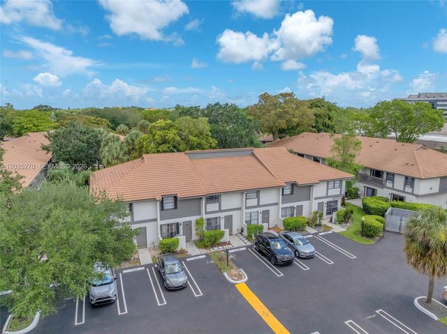 9764 NW 14th St 23, Coral Springs, FL 33071