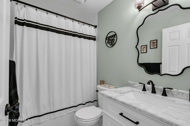 73 Heritage Drive, Howell, NJ 07731